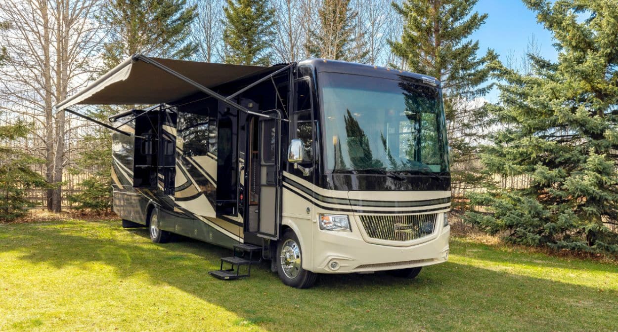 Manual vs Power RV Awnings